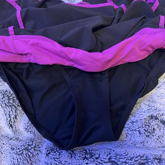 Lulu lemon shorts hotty hot style. Please let me know if you have any questions - Picture 6 of 6